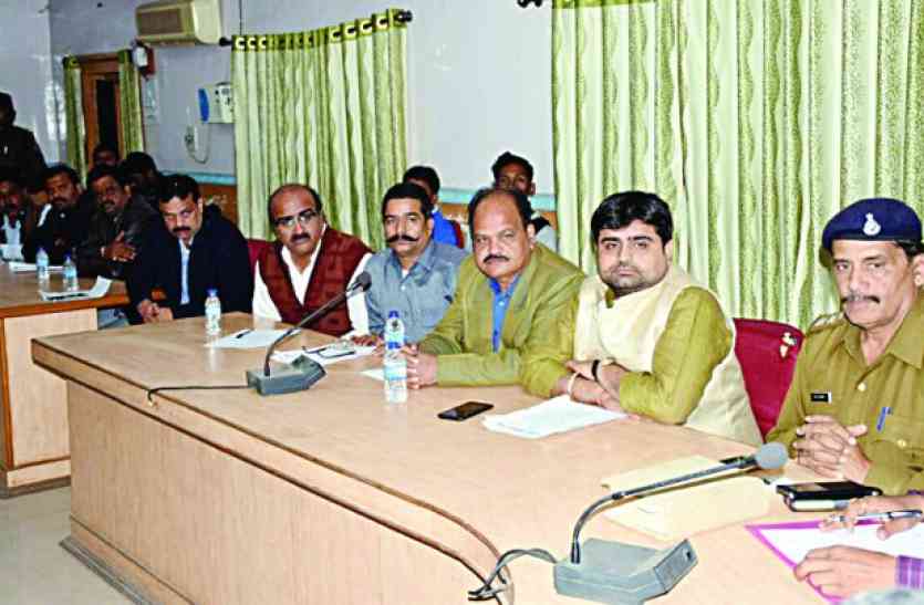 Sub bus stand Satna case: Bus operator Given time of 15 days बस ऑपरेटरों के विरोध पर झुके आला-अधिकारी, 15 दिनों की दे दी मोहलत