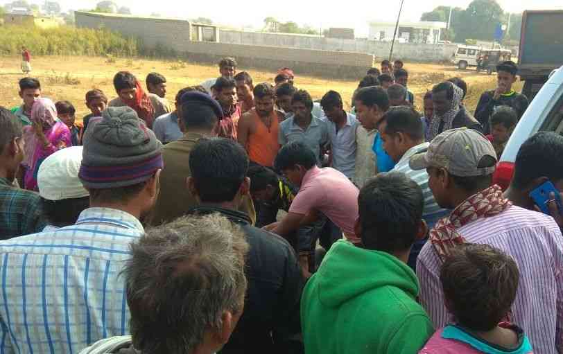 girl died in road accident in waidhan Singrauli