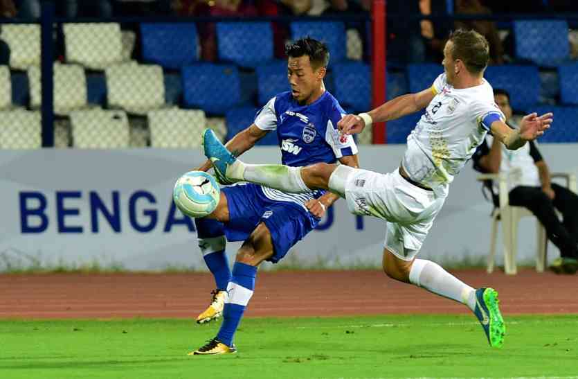 Indian super league delhi to face bangaluru Fc in do or die match ISl : लीग में बने रहने के लिए बेंगलुरू के खिलाफ जीतना चाहेगा दिल्ली