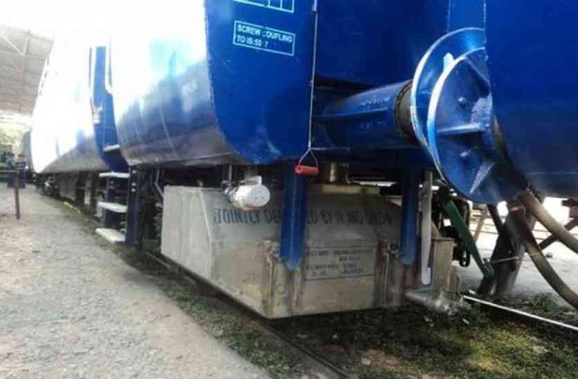 bio toilets in trains खुशखबरी: दिसंबर 2018 तक ट्रेन के सभी कोचों में लगेंगे बायो टॉयलेट