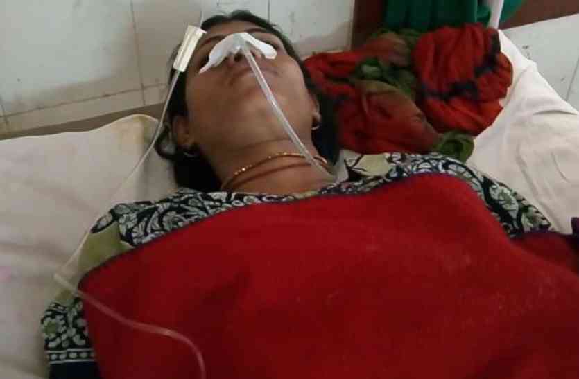 Both husband and wife eaten poison both condition serious in churu पति-पत्नी ने खाया जहर, दोनों की हालत गंभीर
