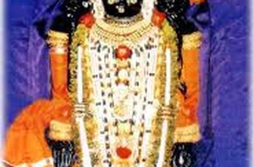 Jhalarapatan News, Dwarkadhathi News, Six Koshy Parikrama News, Bhagwan Dwarkadhathi News, CM House News, Lord Sri Krishna News, द्वारिकाधीश की परिक्रमा में उमडे हजारों श्रद्धालु
