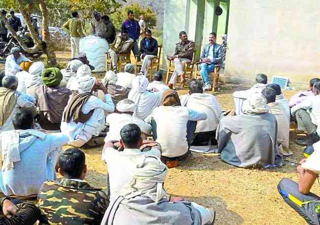 Tigers attacked scared villagers Tigers attacked scared villagers