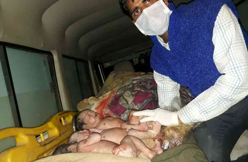 hospital कुदरत का करिश्मा, महिला ने एक साथ तीन बेटियों को दिया जन्म