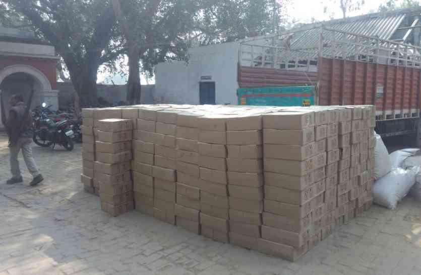 Jasrana Police जसराना पुलिस ने चेकिंग के दौरान पकड़ी 25 लाख की देशी शराब