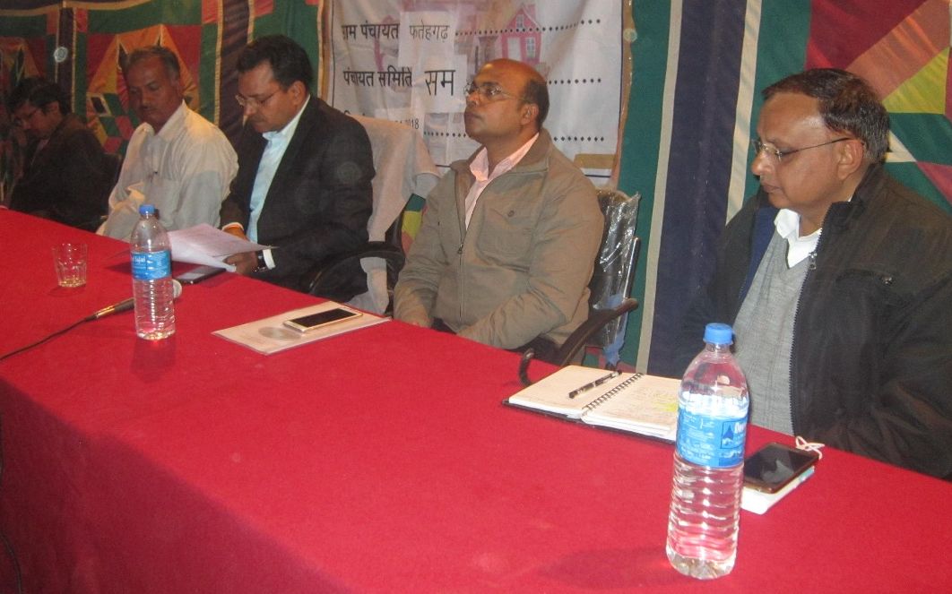 फतेहगढ़ में आयोजित रात्रि चौपाल में उपस्थि अतिथि। Jaisalmer patrika