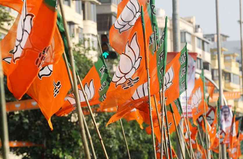 BJP एक बार फिर उठा भाजपा विस्तारक की पिटाई का मुद्दा