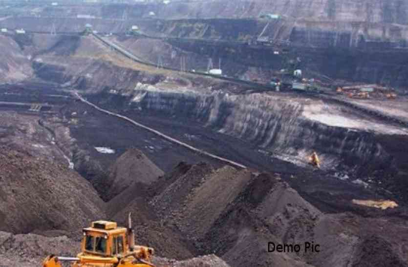Accident in Korbas SECL mines कोरबा की SECL माइंस में कोयला काटते समय पत्थर गिरा, एक की मौत, दो गंभीर