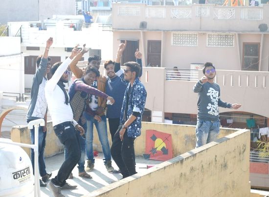 patrika उत्साह की डोर से लड़ी आसमां में पतंगबाजी की जंग