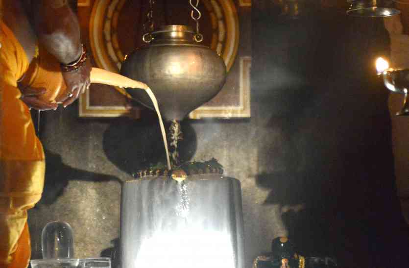 Gavi Gangadhareshwara temple मकर संक्रांति... उत्तरायण सूर्य ने किए शिव के दर्शन