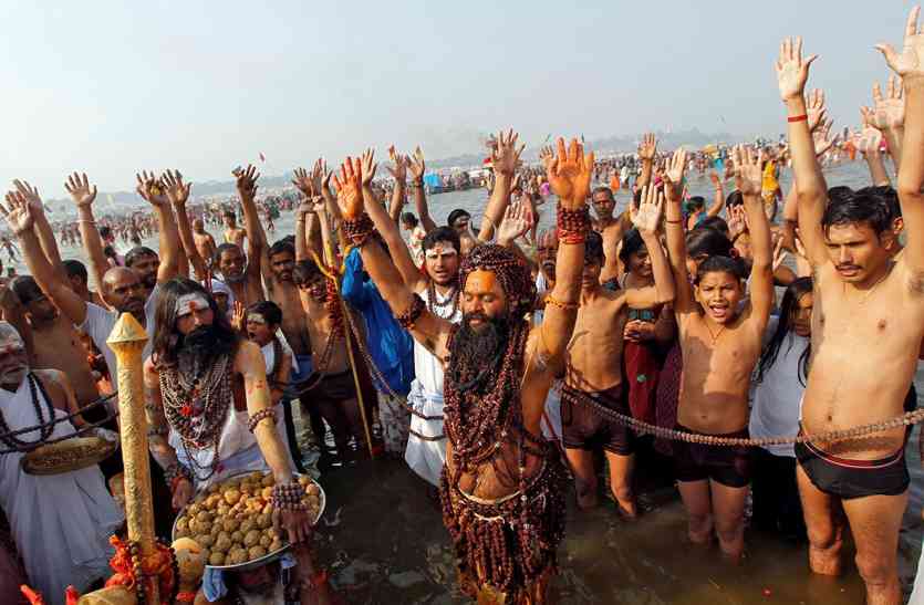kolkata west bengal गंगासागर में लाखों ने किया पुण्य स्नान
