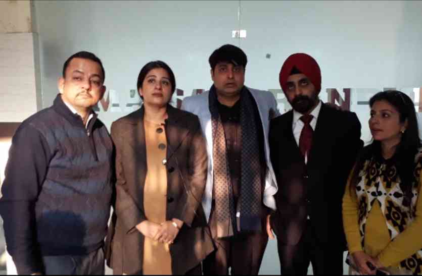 saharanpur doctor यूपी के इस जिले में स्कूली बच्चाें काे डॉक्टर देंगे स्वेटर, एेसे करें संपर्क