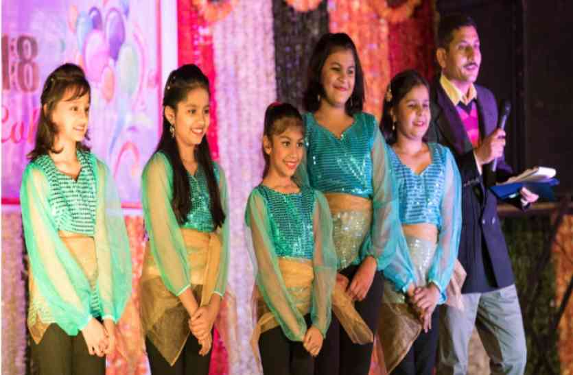 नववर्ष स्नेह मिलन मेडिकल एसोसिएशन : स्नेह मिलन में बंधा समां , गुनगुनाते रहे डॉक्टर , झूमे भी