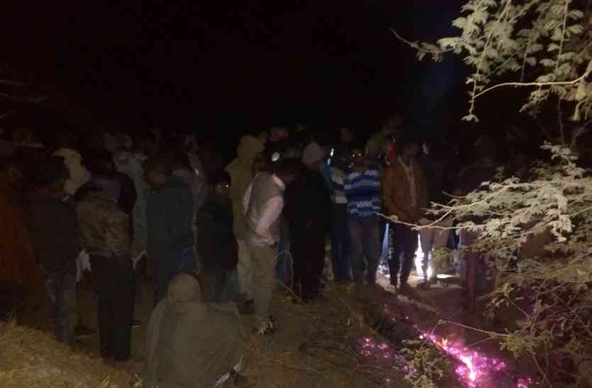 accidental news शराब पार्टी के बाद तीन दोस्त गड्ढ़े में नहाने उतरे, दो युवक डूबे तो तीसरा घबराकर भागा