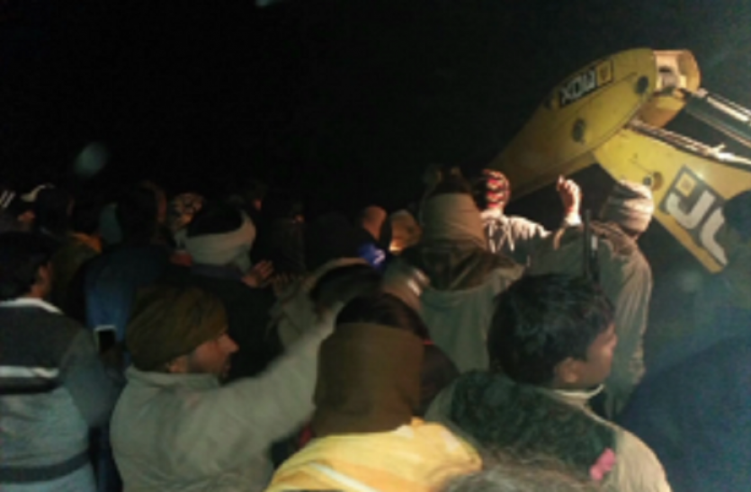 Gram pradhan dead body found in jaunpur after three day जौनपुर में ग्रामप्रधान की मौत, तीन दिन बाद मिला शव- नहर में गिर गई थी कार