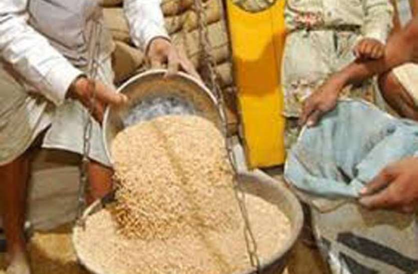 Ration Shops गरीब के गेहूं पर संकट