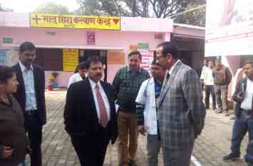 No Admit fee in Mirzapur District Hospital news in Hindi मरीजों को मिली बड़ी राहत, जिला अस्पताल में अब नहीं लगेगा भर्ती शुल्क