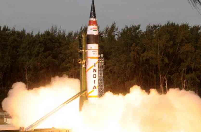 India Successfully Test Fires Agni-V Missile In Orisa - भारत ने किया अग्नि 5  मिसाइल का सफल परीक्षण, 5000 किलोमीटर तक टारगेट को कर सकती है ध्वस्त |  Patrika News