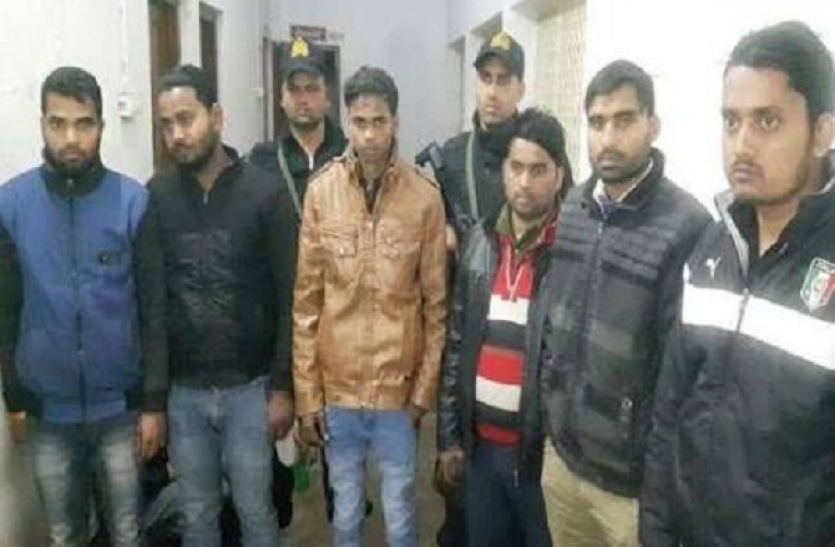 crime gang arrested इंटरनेट गेटवे बाईपास कर विदेशों में बात कराने वाले गिरोह के 6 लोगों को एटीएस ने पकड़ा