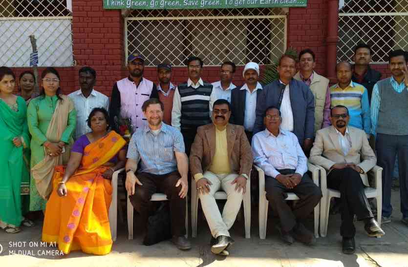 University of Floridas University Dr Steven visits the discussion फ्लोरिडा यूनिवर्सिटी के डॉ. स्टीवन पहुंचे कॉलेज, की चर्चा