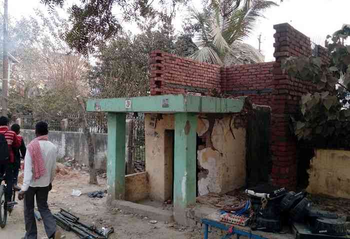 नगर निगम पार्क में मंदिर निर्माण