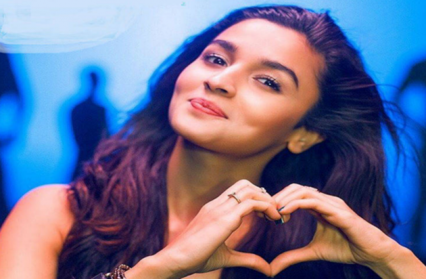 alia bhatt birthday पहली फिल्म के लिए आलिया को माननी पड़ी थी करण की ये शर्त, कम किया 16 किलो वजन