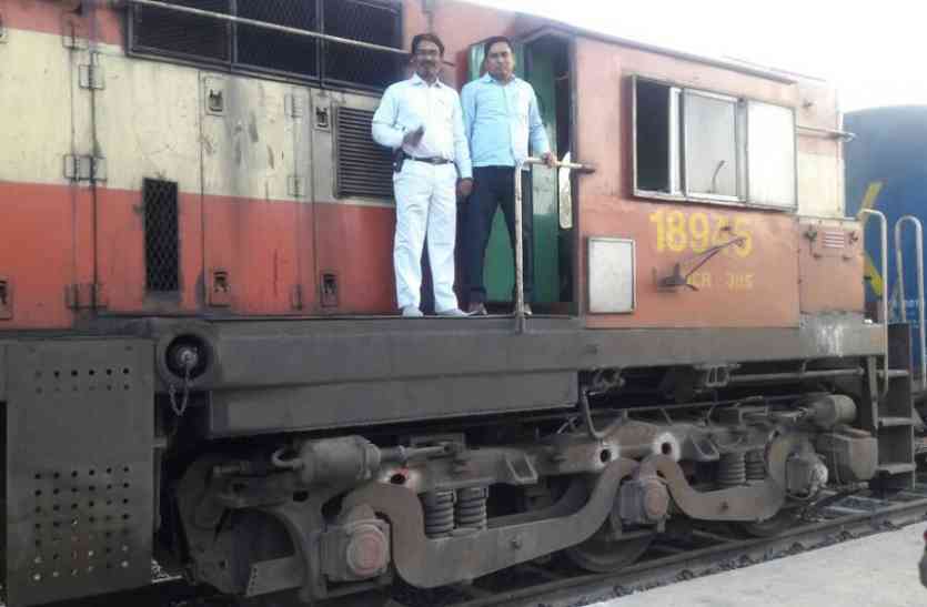 Railway station, padarkhekha, crossing, dacoit, awe, shivpuri news, shivpuri news in hindi, mp news 10 वर्ष पूर्व डकैतों के खौफ से बंद रेलवे स्टेशन कन्या भोज के साथ शुरू