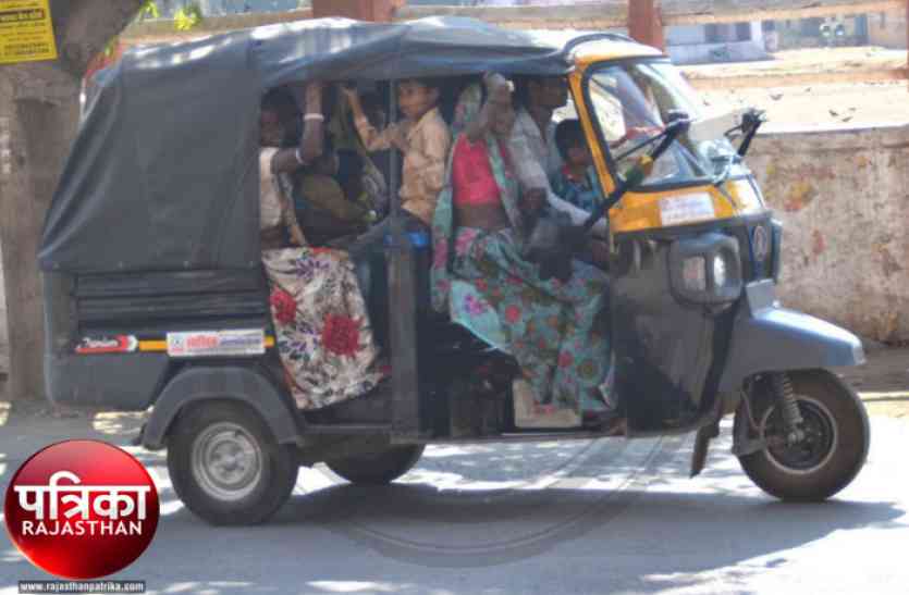 bsw news बांसवाड़ा में बन गया गजब का रिवाज, टैम्पो में ड्राइवर सीट पर होता है यह कमाल