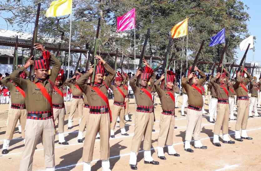 Gantantra Diwas Celebration on 26 January 2018 in chhindwara CHHINDWARA में शान से लहराया तिरंगा, मंत्री उमाशंकर गुप्ता ने किया ध्वजारोहण