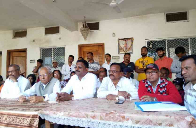 film padmavaat in balaghat बालाघाट में भी बंद हुए पद्मावत फिल्म के शो, देखें वीडियो