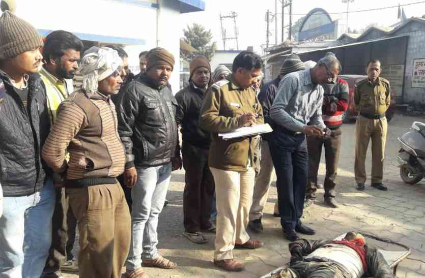 Helmet wearing bike rides so life is saved ट्रक की टक्कर से हुई बाइक सवार दो लोगों की मौत, हैलमेट पहनते तो बच जाती जान