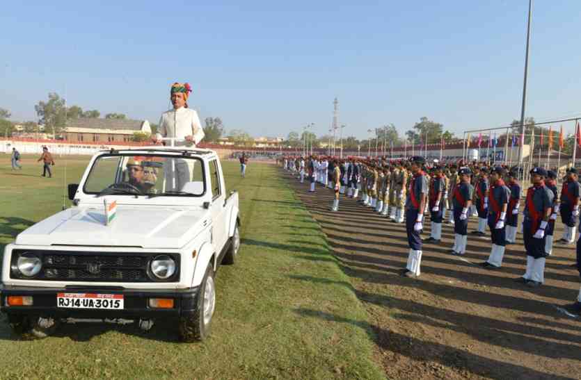 republic day उदयपुर में गणतंत्र दिवस पर सब पर चढ़ा देशभक्ति का रंग, संभागीय आयुक्त ने फहराया तिरंगा, आयोजनों की रही धूम