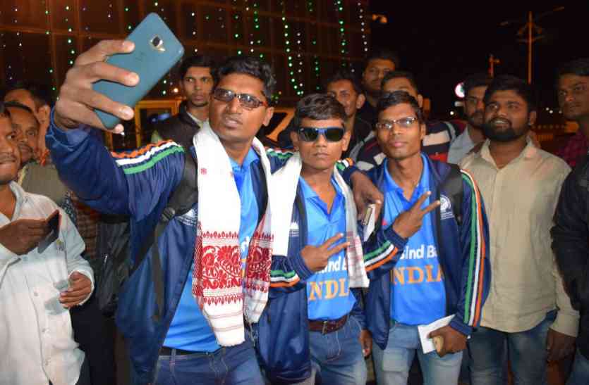 Our passion is like Dhoni-Kohli, nobody knows हमारा जुनून धोनी-कोहली की तरह, पहचानता कोई नहीं