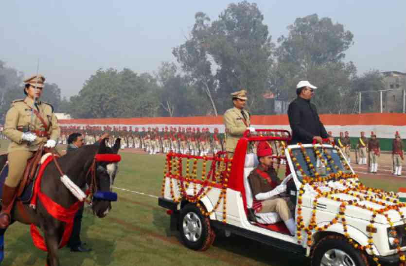 Republic Day 2018 गणतंत्र दिवस 2018: झंडा रोहण के बाद बंदूकों की गर्जना, देखें वीडियो