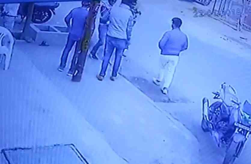 Live firing vedio VIDEO: मेरठ में फिर सामने आया गोलीबारी का लाइव वीडियो, लोगों में दशहत
