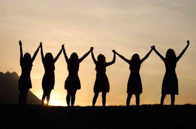 women #karsalam: इन 15 महिलाओं का भी है दुनिया का सबसे बड़ा लिखित संविधान बनाने में अहम भूमिका