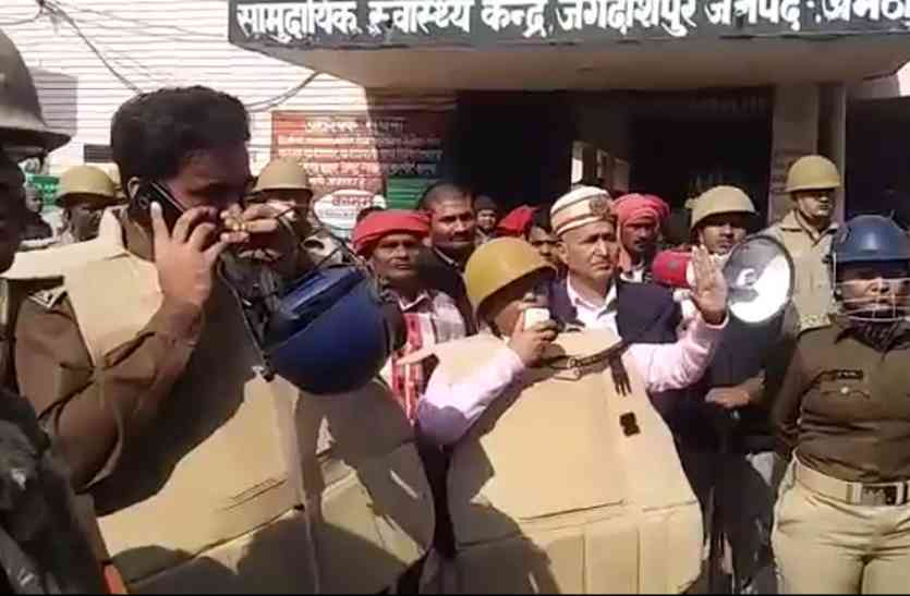 One killed and many injured in Amethi clash latest UP hindi news भड़क उठी थी डेढ़ दशक पुरानी वर्चस्व की आग, एक युवक की मौत, पुलिस-प्रशासन ने किया कंट्रोल