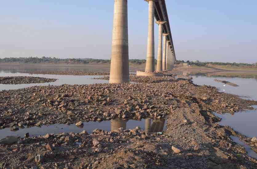 Farmers displaced by screw water unite पेंच के पानी से वंचित किसान हुए एकजुट