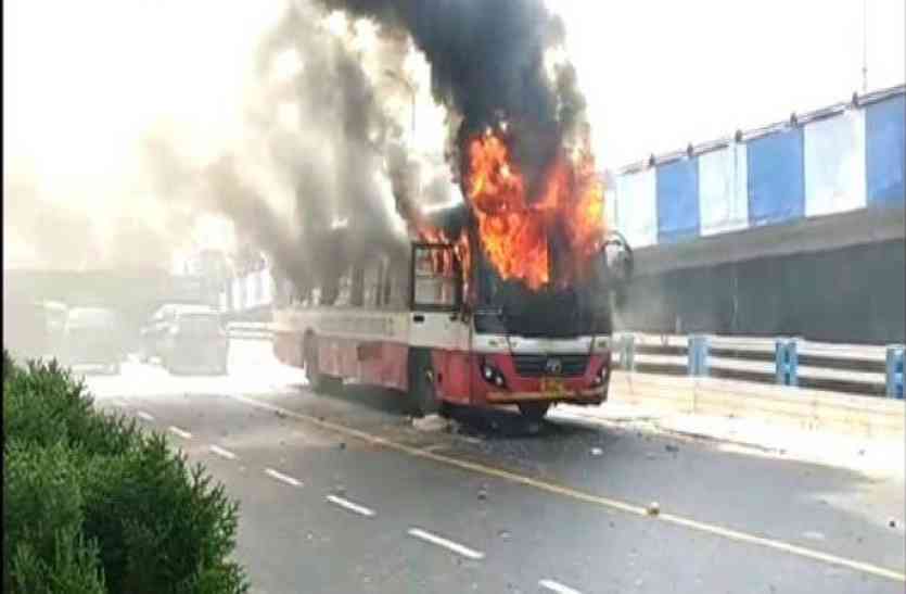 Kolkata West Bengal कोलकाता में बेलगाम सरकारी बस ने दो को रौंदा