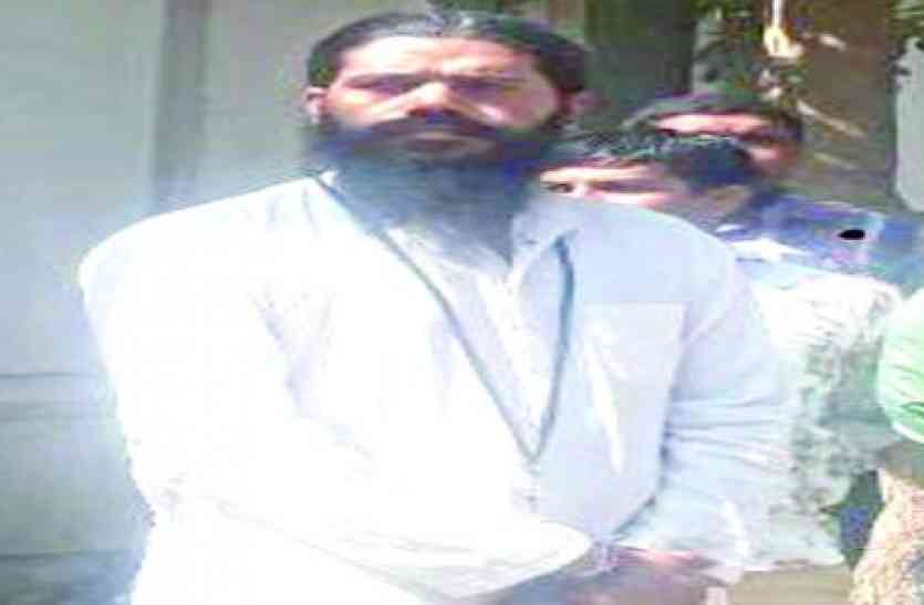 Blackmail accused Sadhu remand ब्लैकमेल का आरोपी साधु चार दिन के रिमांड पर