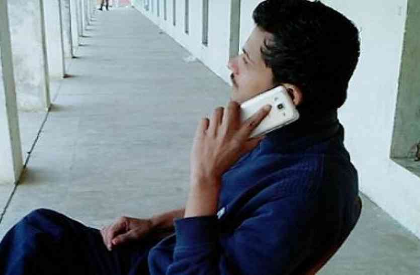 viral photo of Central Jail EXCLUSIVE: बाहुबली अतीक अहमद के करीबी की जेल से वायरल हो रही तस्वीर ,मचा हडकम्प ...