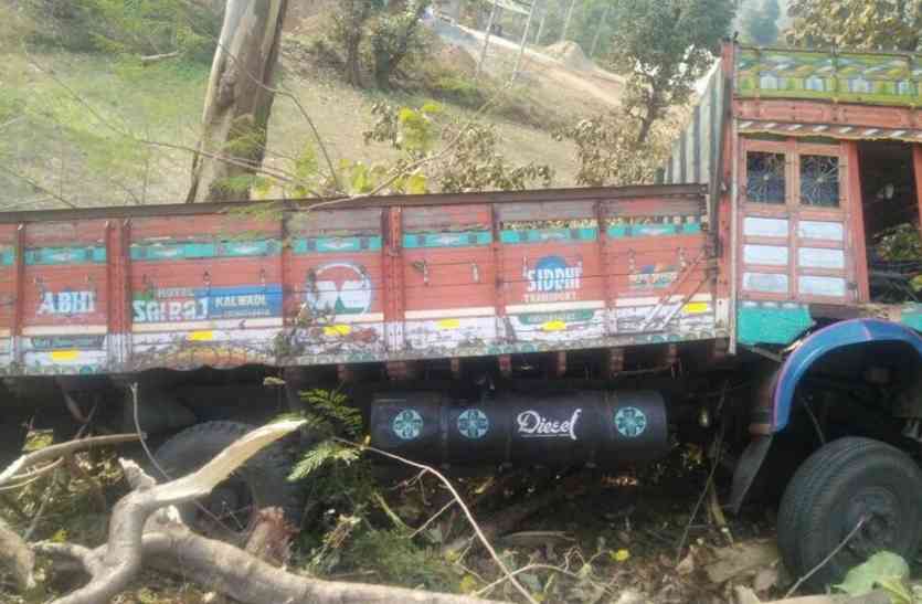 patrika महिला पीएसआई को ट्रक से कुचलने का प्रयास