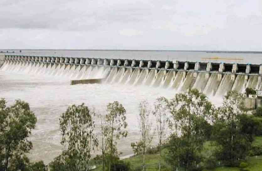 private firms name on this big dam, built on river Narmada,Bargi dam,bargi dam news,bargi dam news jabalpur,Bargi dam Narmada district authorities,jabalpur bargi dam,bargi dam Jabalpur,Bargi Dam cruise jabalpur,MP Fisheries Federation (co) limited,MP Fisheries Federation limited,fish,fish mandi,fishery,Animal and Fishery Department,Fishery news,Jabalpur, नर्मदा नदी पर बने इस बड़े बांध की प्राइवेट फर्म के नाम हो गई रजिस्ट्री
