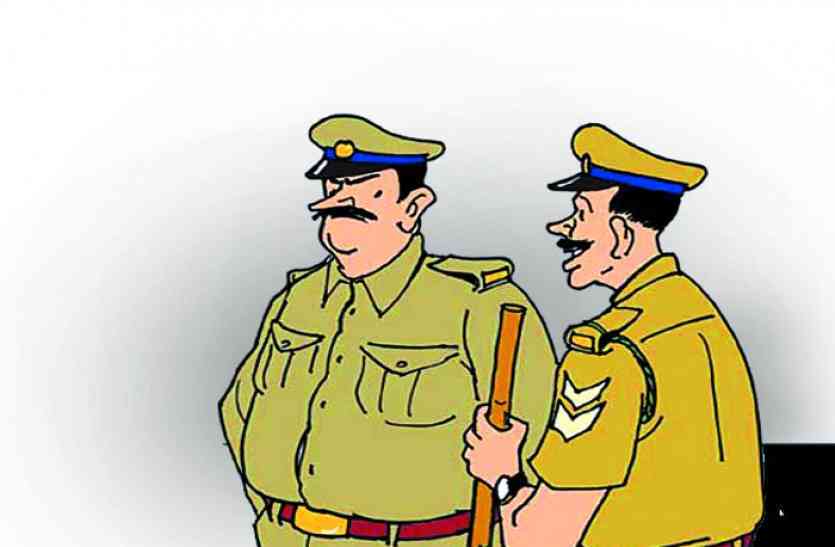 police beats a man when he refused to give bribe गाड़ी में सब्जी ले जा रहा था, पुलिस ने मांगी रिश्वत, मना करने पर कर दी बेरहमी से पिटाई कर किया घायल