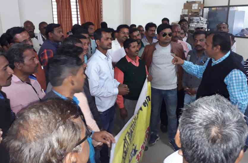 Salesmen will not share wheat and rice to poor Know why मध्य प्रदेश के इस जिले में गरीबों को गेहूं-चावल नहीं बांटेगे सेल्समैन, जानिए क्यो