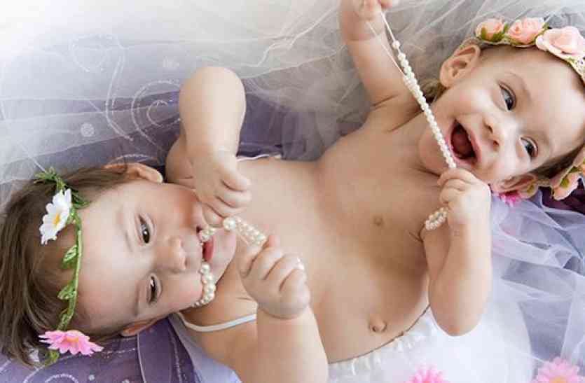 twins मां ने पेट से जुड़ी हुई बेटियों को दिया जन्म, डॉक्टरों पर नहीं हुआ तो ऑपरेशन के लिए आए भगवान