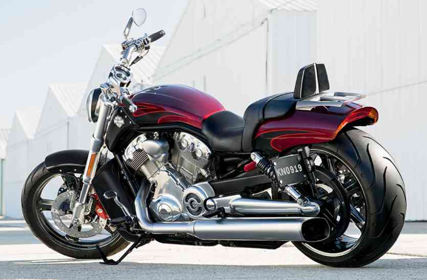 Harley flame. Harley muscle с ветровиком. VRSC mas. Характеристики Harley-Davidson 2.5 л.