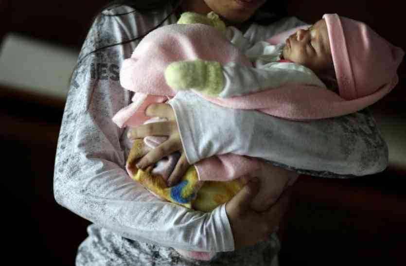 baby mother 11 साल की लड़की के बच्चे का पिता बना 13 साल का भाई, लेकिन बवाल यहीं नहीं थमा और हो गया ये हाल