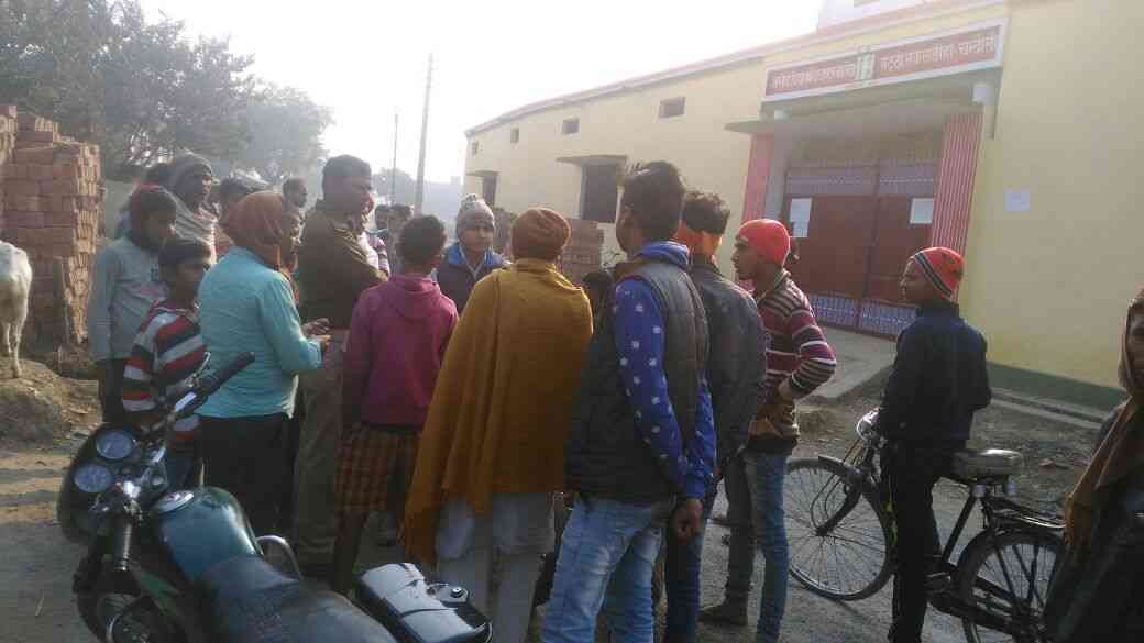 man attack on police constable after break to entered in exam room man attack on police constable after break to entered in exam room