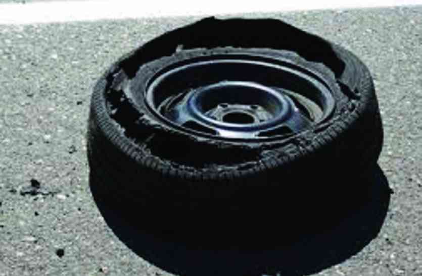 sangria woman car Tyre burst Video: कार का फटा टायर, महिला घायल